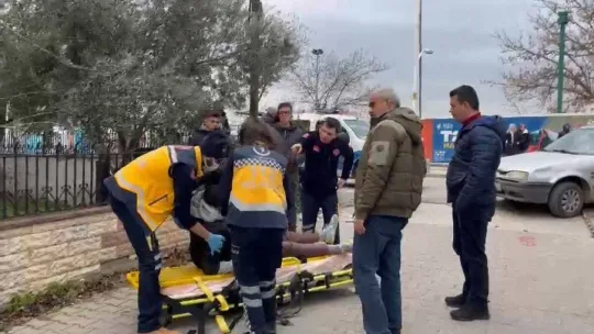 Bursa'nın İznik ilçesinde otomobil ile motosiklet çarpıştı