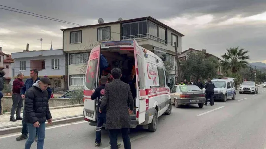 Bursa'nın İznik ilçesinde otomobil ile motosiklet çarpıştı