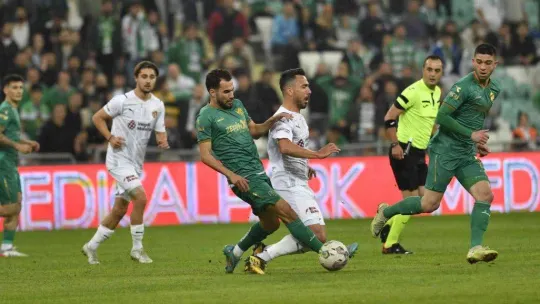 Bursaspor'a Hasan Ayaroğlu ve Ertuğrul Kurtuluş'tan sevindirici haber