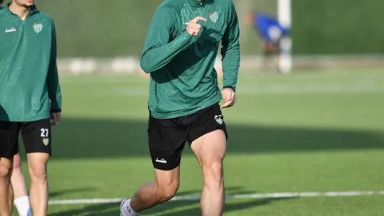 Bursaspor, Aliağa Atatürk Stadyumu'nda idman yaptı