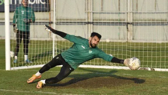 Bursaspor kampa girdi