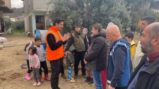 Büyükçekmece Belediyesi depremin yaralarını sarmaya devam ediyor