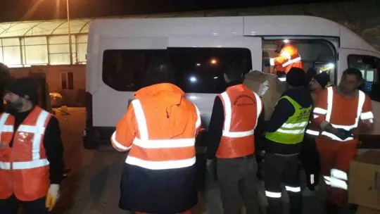 Büyükçekmece Belediyesi depremin yaralarını sarmaya devam ediyor