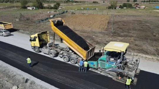 Büyükçekmece'de 11 mahallede yol bakım ve onarım çalışmaları yapılıyor