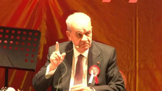 Büyükçekmece'de Cumhuriyetin ilanının 99'uncu yıl dönümünde 'Cumhuriyet ve Atatürk' konulu söyleşi düzenlendi