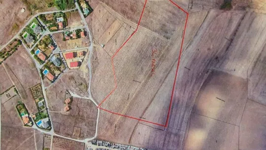 Büyükçekmece'de sosyal donatı alanı yapılması planlanan arazilerin, konut alanı olarak satışa çıkarılmasına Başkan Akgün'den tepki geldi