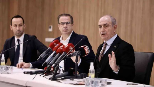 Büyükçekmece'de sosyal donatı alanı yapılması planlanan arazilerin, konut alanı olarak satışa çıkarılmasına Başkan Akgün'den tepki geldi