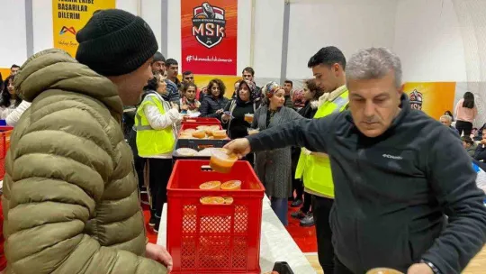 Büyükşehir Belediyesinden deprem korkusu yaşayan Mersinlilere destek