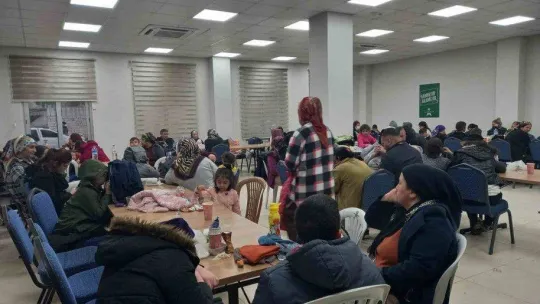 Büyükşehir Belediyesinden deprem korkusu yaşayan Mersinlilere destek