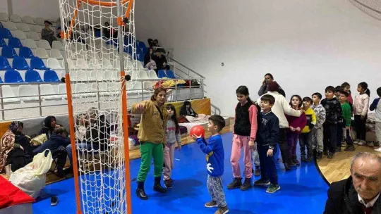 Büyükşehir Belediyesinden deprem korkusu yaşayan Mersinlilere destek