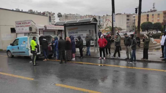Büyükşehir Belediyesinden deprem korkusu yaşayan Mersinlilere destek