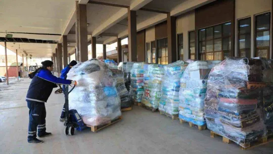 Büyükşehir Belediyesinin yardım tırları yola çıktı