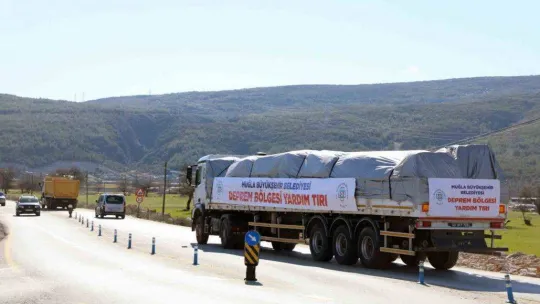 Büyükşehir Belediyesinin yardım tırları yola çıktı