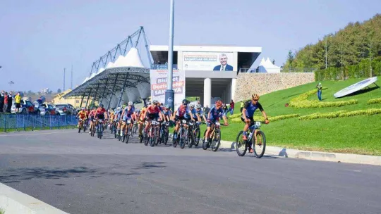 Büyükşehir her yerde bisikleti anlatıyor: Pedal çevir mutlu ol