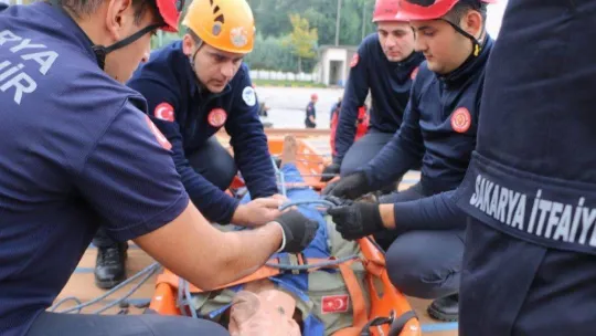 Büyükşehir'in kurtarma timleri eğitimlerini sürdürüyor