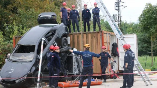 Büyükşehir'in kurtarma timleri eğitimlerini sürdürüyor