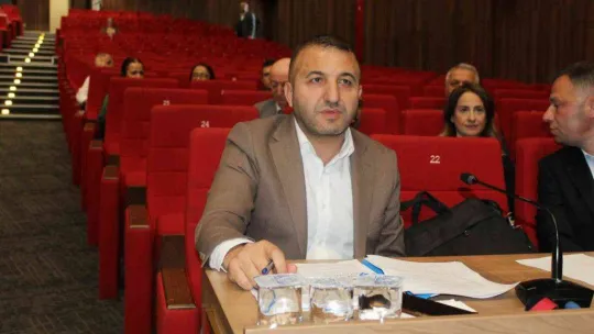 Büyükşehir meclisinde ekmek tartışması