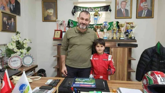 Büyükşehir sporcusu Dubai'den kupa ile döndü