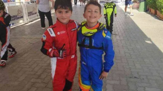 Büyükşehir sporcusu Dubai'den kupa ile döndü