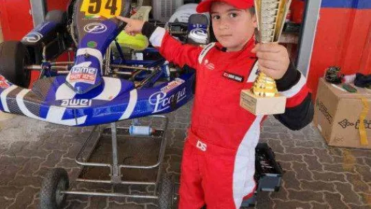 Büyükşehir sporcusu Dubai'den kupa ile döndü