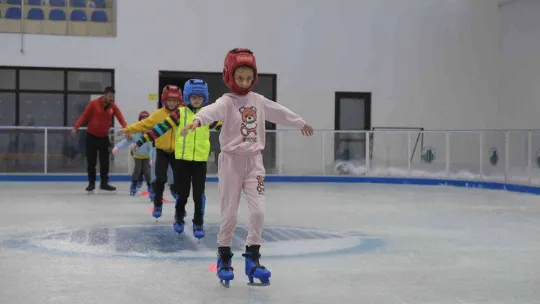 Buz pistinde halk günleri başlıyor