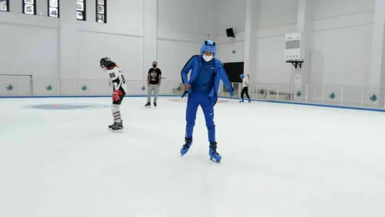 Buz pistinde halk günleri başlıyor