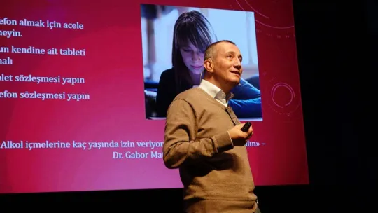 Çağımızın en büyük sorunlarından bir tanesi: 'Dijital Çocukların Ebeveyni Olmak'