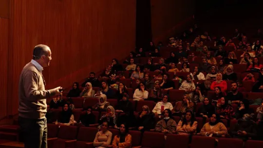 Çağımızın en büyük sorunlarından bir tanesi: 'Dijital Çocukların Ebeveyni Olmak'