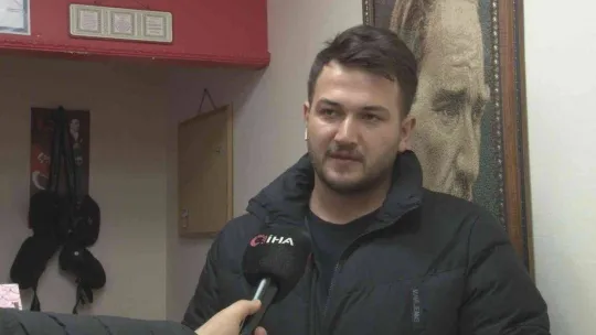 Çaldığı parayı cüzdanına koyan 'tırnakçı' kameraya yansıdı