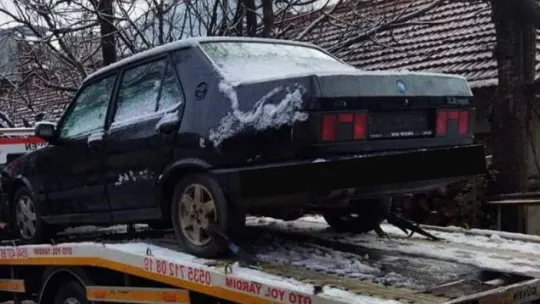 Çaldıkları araçla hırsızlık yaparken yakalandılar