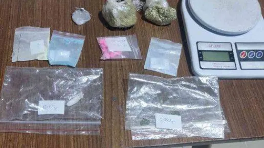 Çaldıkları çantayla yakalanan hırsız zehir taciri çıktı