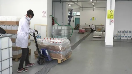 Çalışanlar fabrika işçileri değil, lise öğrencileri