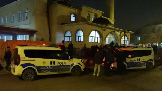 Caminin müştemilatından düşen adam hayatını kaybetti