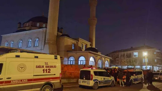 Caminin müştemilatından düşen adam hayatını kaybetti