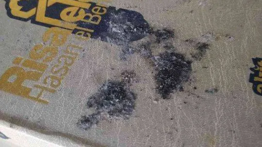 Camiye içki şişesiyle girdi, sigara içti, Kur'an-ı Kerim'e tekme attı