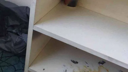 Camiye içki şişesiyle girdi, sigara içti, Kur'an-ı Kerim'e tekme attı