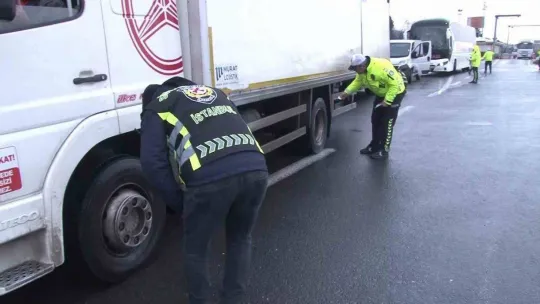 Çamlıca Gişeleri'nde zorunlu kış lastiği denetimi