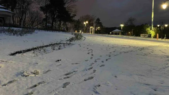 Çamlıca Tepesi beyaza büründü