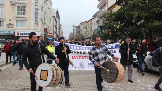 Çan'da deve güreşleri öncesi kortej yürüyüşü düzenlendi