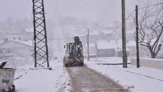 Çan'da kar yağışı etkili oluyor