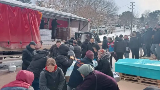 Çan depremzedeler için tek yürek oldu