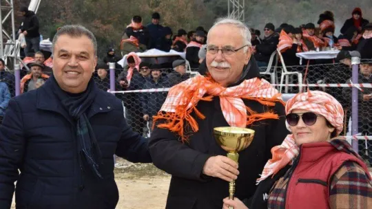 Çan Geleneksel Folklorik Deve Güreşi Festivali düzenlendi