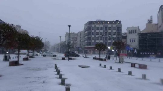 Çanakkale Boğazı çift yönlü gemi geçişlerine kapatıldı