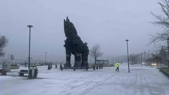Çanakkale Boğazı çift yönlü gemi geçişlerine kapatıldı