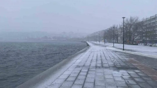 Çanakkale Boğazı çift yönlü gemi geçişlerine kapatıldı