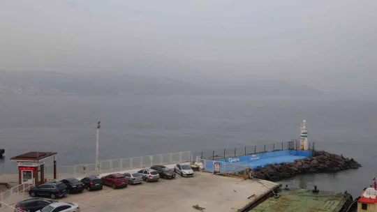 Çanakkale Boğazı sisin etkisini yitirmesiyle transit gemi geçişlerine açıldı