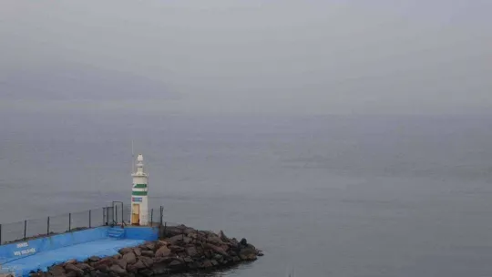 Çanakkale Boğazı sisin etkisini yitirmesiyle transit gemi geçişlerine açıldı