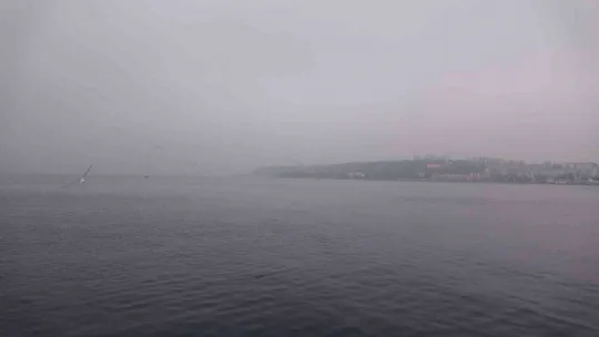 Çanakkale Boğazı yoğun sis nedeniyle çift yönlü kapandı