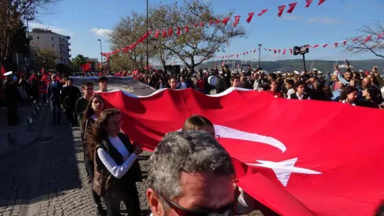 Çanakkale'de 29 Ekim Cumhuriyet Bayramı coşkuyla kutlandı