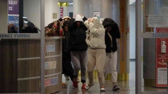 Çanakkale'de KYK yurtlarında 'Deprem Anı, Çök Kapan Tutun ve Tahliye' tatbikatı